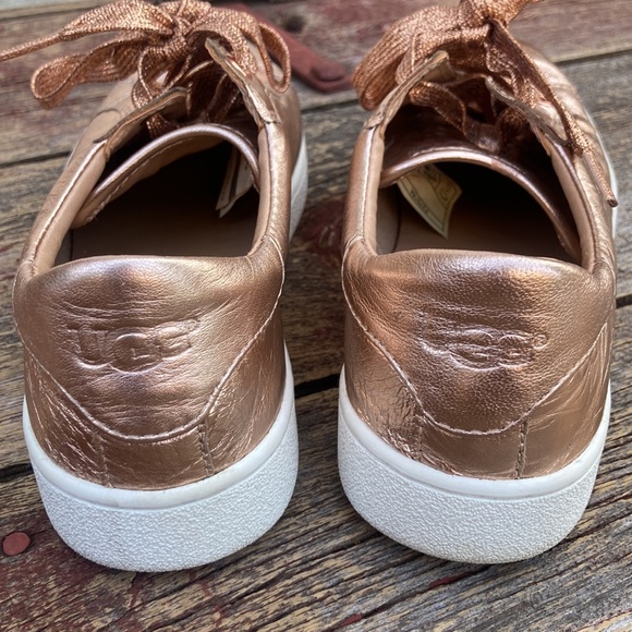 💙UGG Milo Metallic Sneakers - Picture 4 of 14